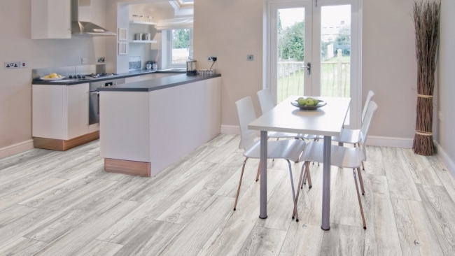 Kronotex penthouse oak 12mm V groove AC5 laminate flooring - Image 2
